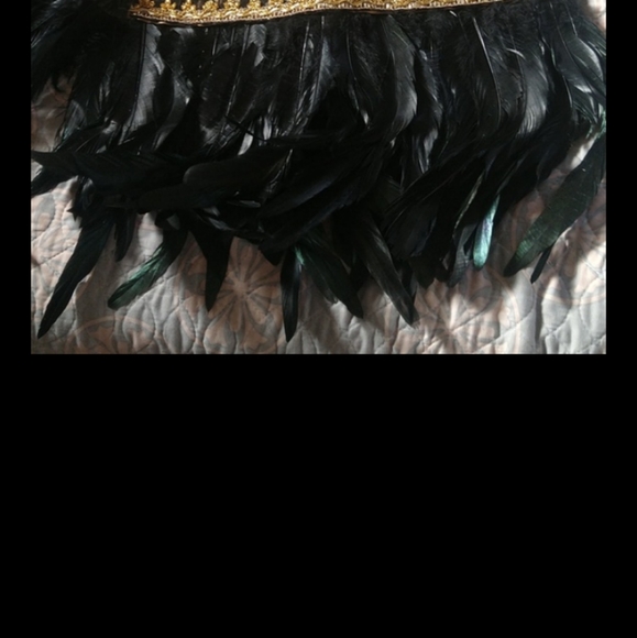 Georgous Feather Neck Piece - Picture 11 of 11